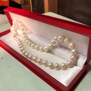 18” Genuine 10mm Pearl Necklace Strand with Lobster Clasp and velvet case
